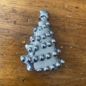 Mariposa Dotty Christmas Tree Aluminum Charm Napkin Weight Magnetic